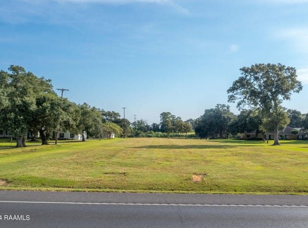 9303 E Old Spanish Trail, Jeanerette, LA 70544