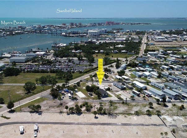 41 Helen Lane, Fort Myers Beach, FL 33931