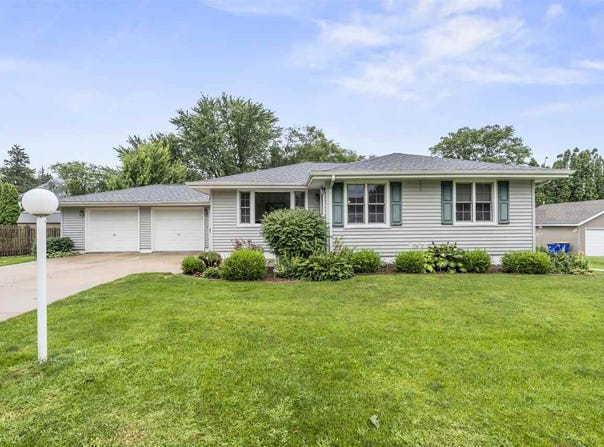 111 W SOUTH ST, Lisbon, IA 52253