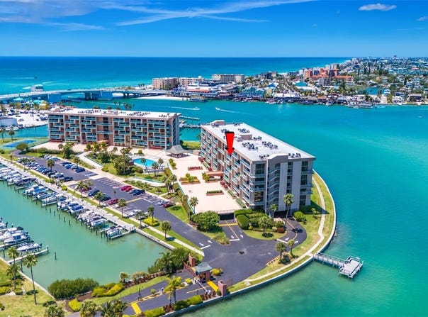 1 KEY CAPRI, TREASURE ISLAND, FL 33706