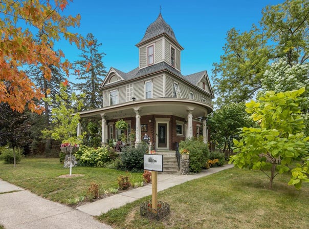 402 E Cayuga Street, Bellaire, MI 49615