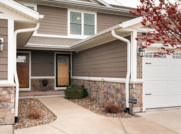 450 Coronado Cir, Onalaska, WI 54650