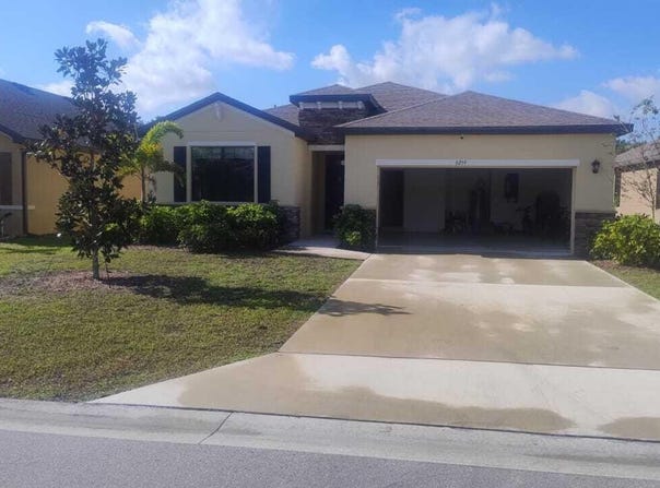 6259 NW Regent Street, Port Saint Lucie, FL 34983