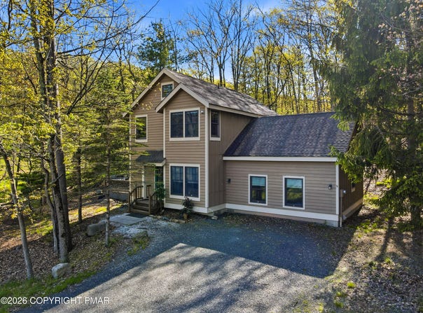 782 Lower Deer Valley Road, Tannersville, PA 18372