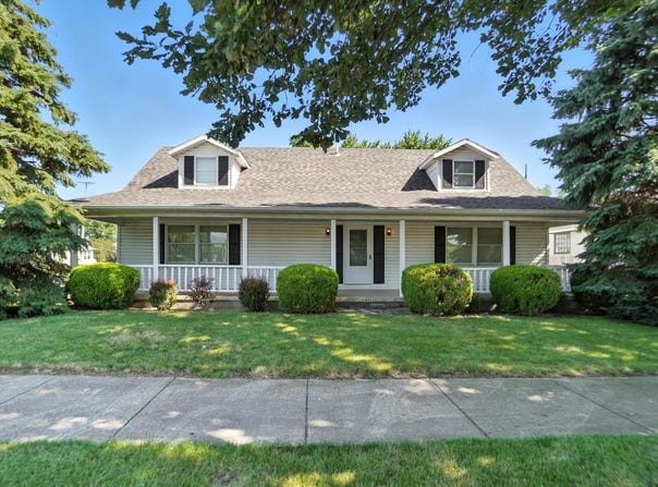 402 E Mechanic Street, Wapakoneta, OH 45895