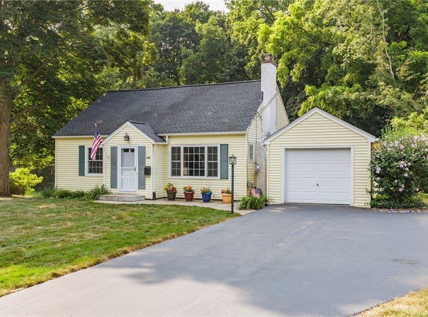 843 Harmon Road, Penfield, NY 14526