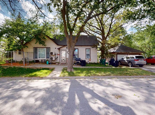 12 N Gaylord Avenue, Nora Springs, IA 50458