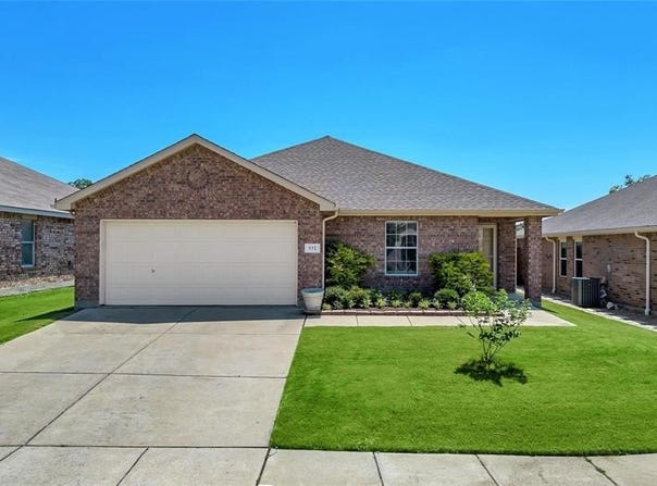 552 Lincoln Avenue, Lavon, TX 75166