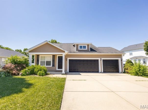 620 Moorland Circle, Mascoutah, IL 62258