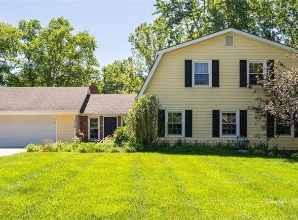 2708 Lawrence Avenue, Lawrence, KS 66047