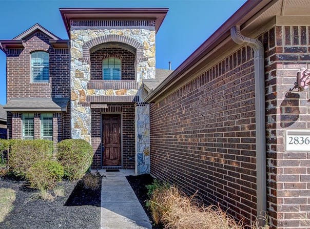 2836 Garnet Ridge DR, Leander, TX 78641