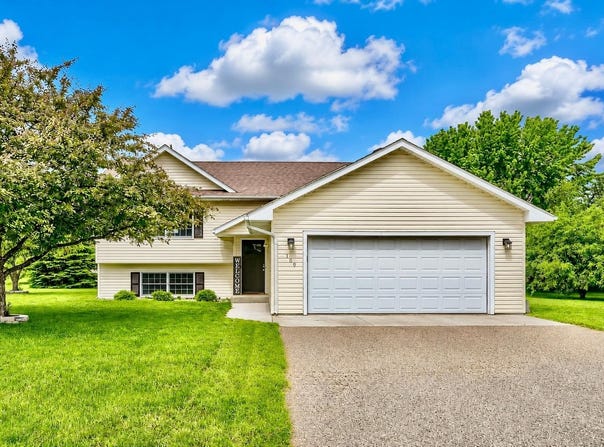 109 French Court, Roberts, WI 54023