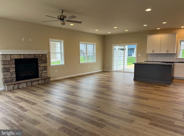 4 MARSH RUN, ELIZABETHTOWN, PA 17022