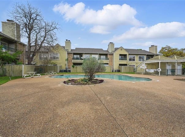 4115 Esters Road, Irving, TX 75038