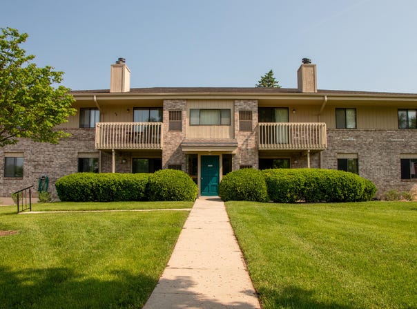 116 E Freistadt Rd, Thiensville, WI 53092