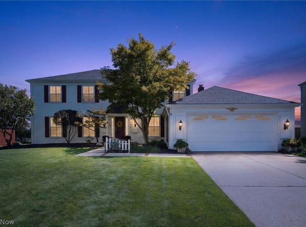 17167 Misty Lake Drive, Strongsville, OH 44136