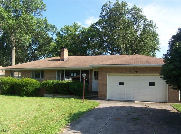 918 Starlight Drive, Seven Hills, OH 44131