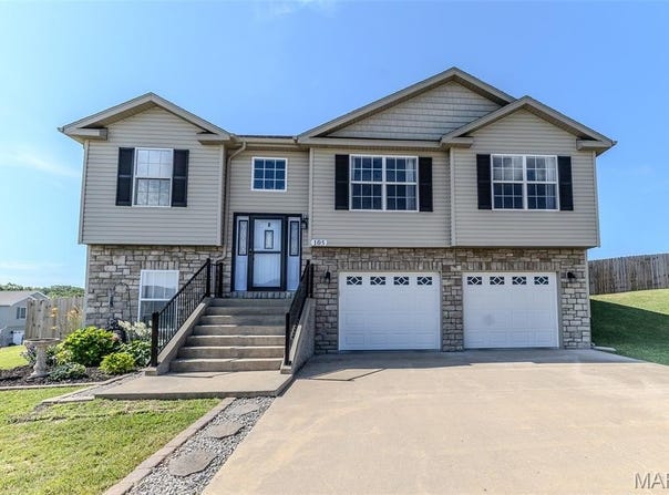 105 Greythorn Court, St Robert, MO 65584