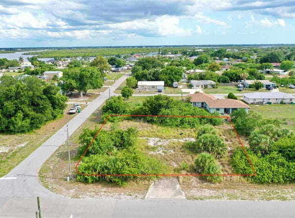 27147 SUNNYBROOK Road, PUNTA GORDA, FL 33983