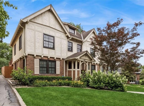 609 E 54th Street, Kansas City, MO 64110