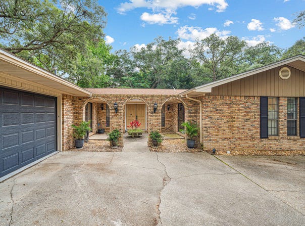 213 Olde Post Road, Niceville, FL 32578
