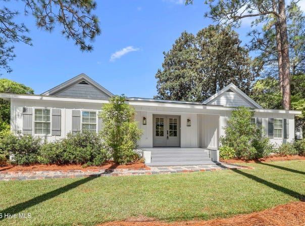 215 S Grape Street, Pinebluff, NC 28373