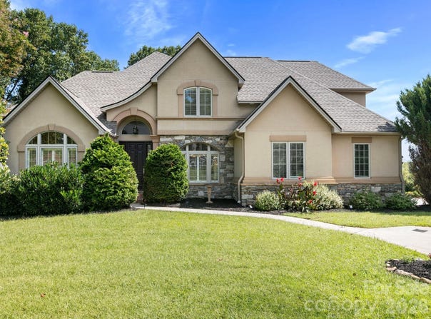 7 Round Robin Lane, Mills River, NC 28759