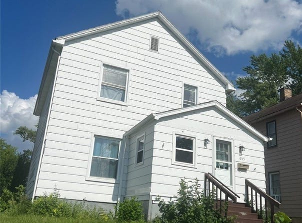 655 Spruce Ave, Sharon, PA 16146