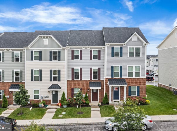 612 HOLYWELL DRIVE, MALVERN, PA 19355