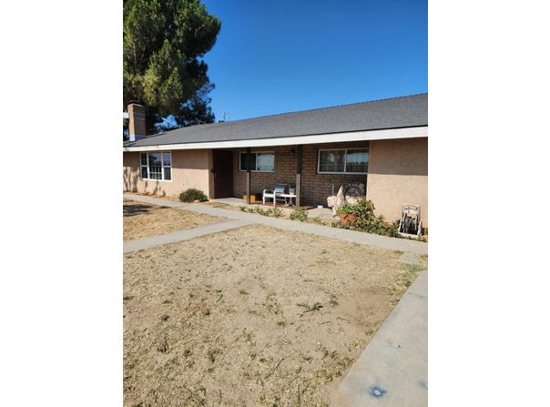 425 E Springfield Avenue, Fresno, CA 93725