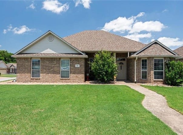 301 Apple Valley DR, Fort Smith, AR 72908