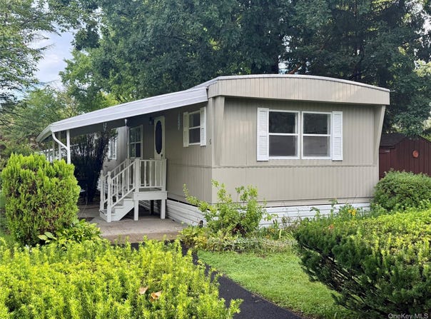 6 Oahu Lane, New Paltz, NY 12561