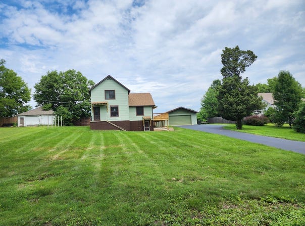 3512 1st Avenue, McHenry, IL 60050