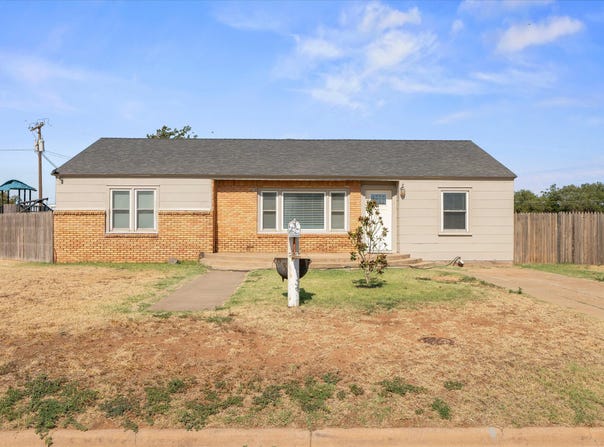 711 S C Street, Brownfield, TX 79316