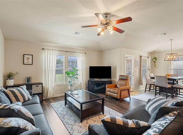 19704 Copper Point CV, Pflugerville, TX 78660