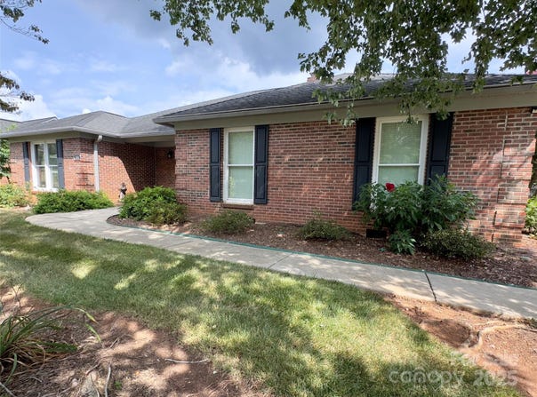 2191 Wynbourne Drive, Gastonia, NC 28056