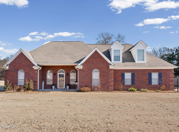 114 Leslie Drive, Senatobia, MS 38668