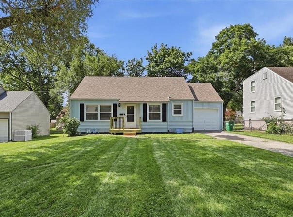5311 W 50th Terrace, Roeland Park, KS 66205