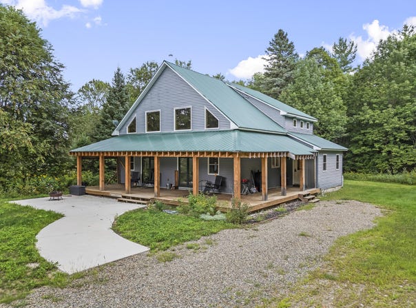 26 Christen Road, Kingfield, ME 04947