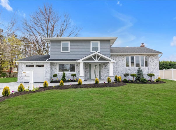 7 Suzanne Lane, Bethpage, NY 11714