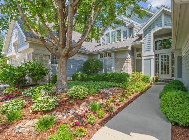 5769 Gallery Court, West Des Moines, IA 50266