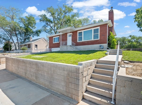 770 N CENTER St, Lehi, UT 84043