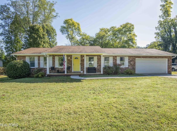 1203 E Woodshire Drive, Knoxville, TN 37922