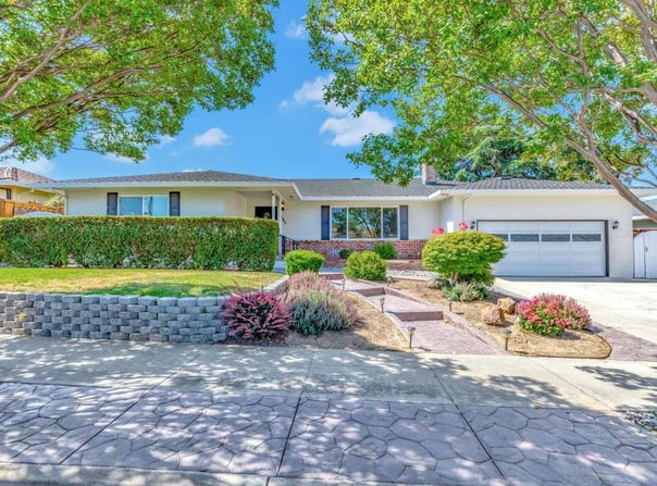 1081 Oak ST, HOLLISTER, CA 95023