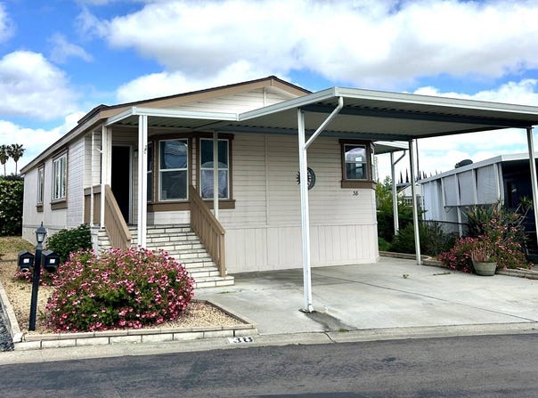 1600 E Vista Way, Vista, CA 92084