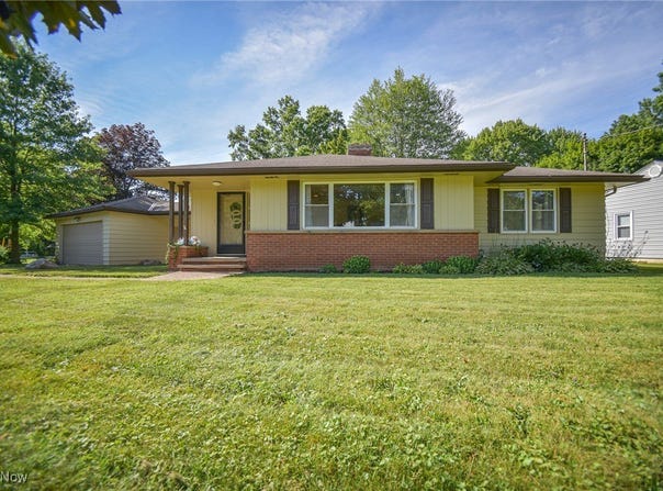 39490 Chestnut Ridge Road, Elyria, OH 44035