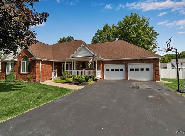 6290 Emily Court, Clarence, NY 14032