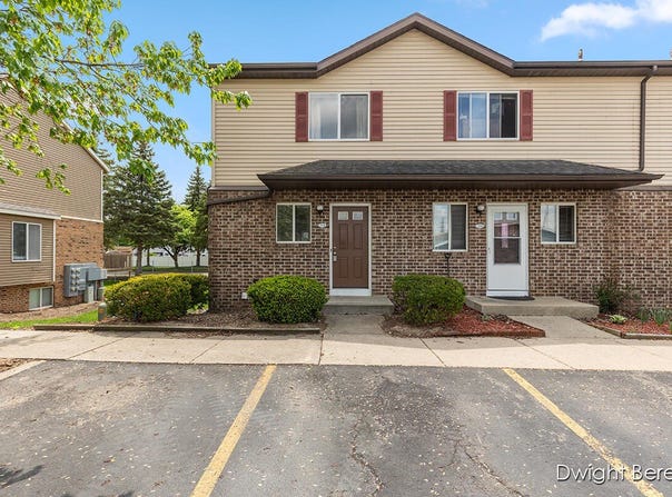 254 Carriage Lane SW, Grand Rapids, MI 49548
