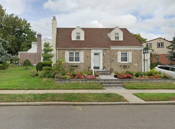 77 Primrose Drive, New Hyde Park, NY 11040