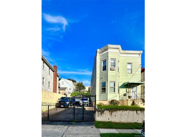 82 Burhans Avenue, Yonkers, NY 10701